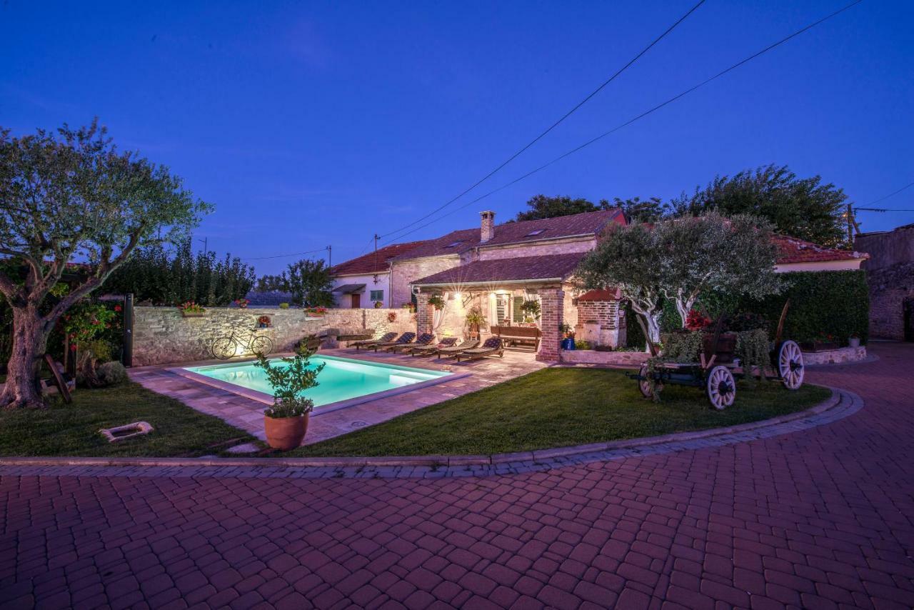 Villa Sisman Donji Zemunik ภายนอก รูปภาพ